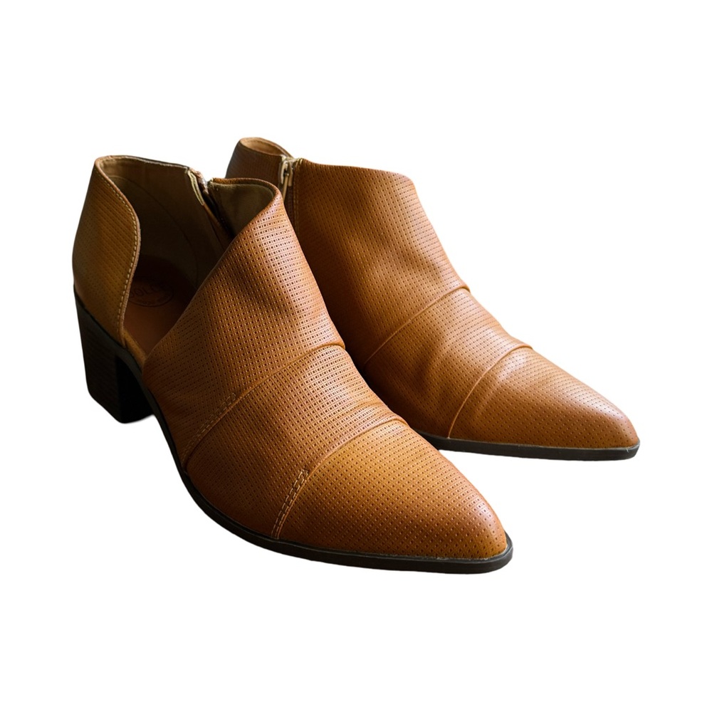 Dolce Vita by Mojo Moxy Perforated Ankle Booties – Tan – Women’s 9.5‎